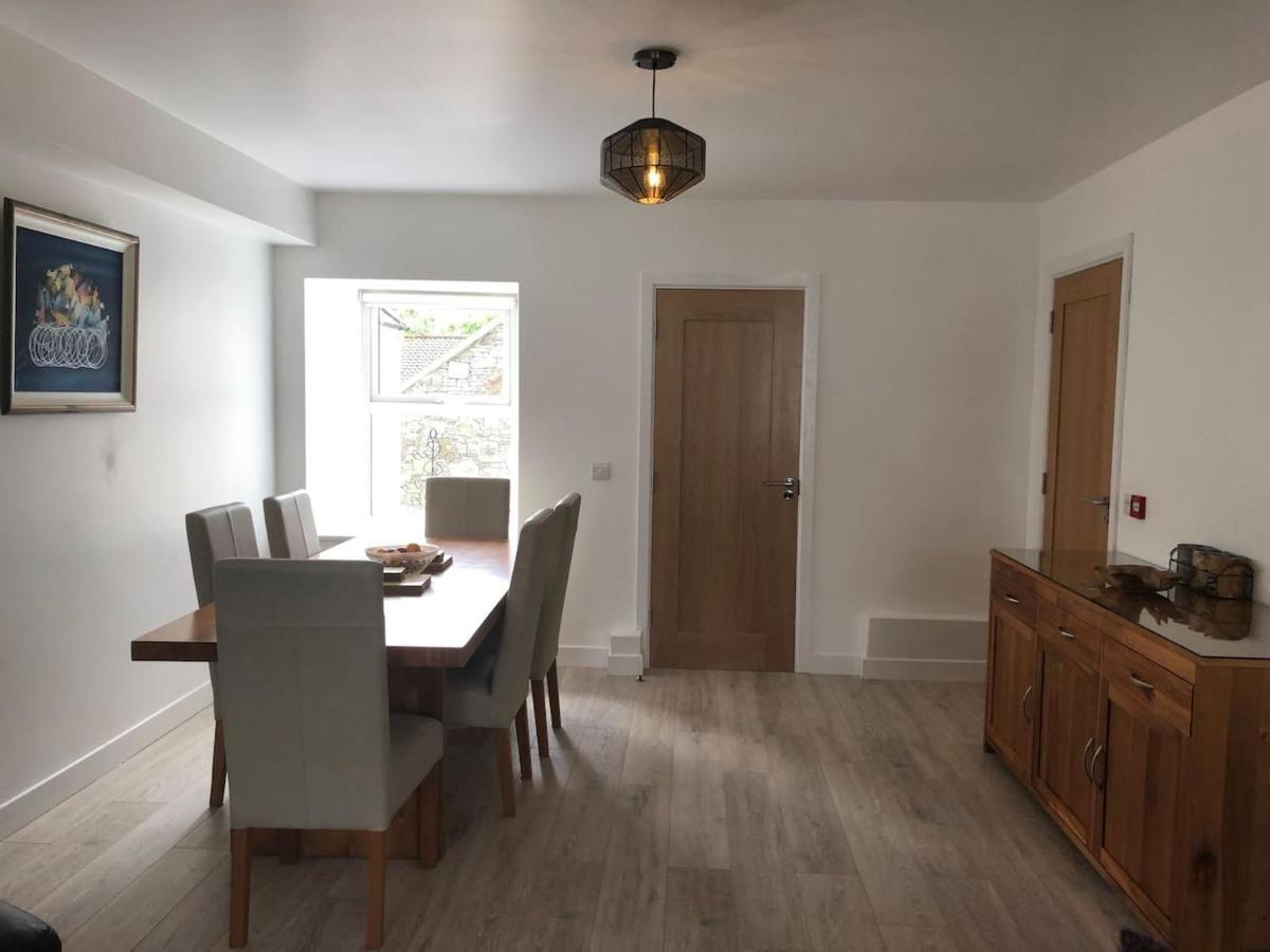Perfect Apartment In Ideal Location Ennistimon Bagian luar foto